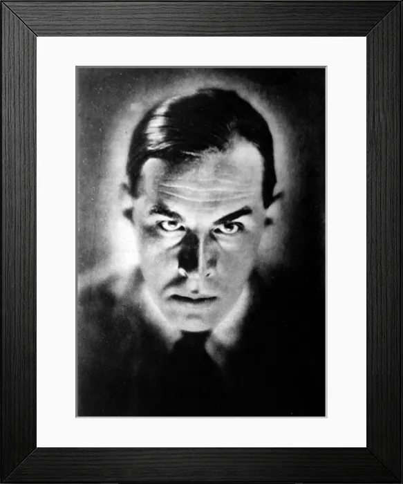 Framed Print : Erich Maria Remarque (1898-1970) Framed Print : Erich Maria Remarque (1898-1970)