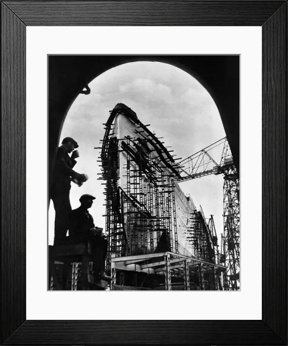 Framed Print : R. M. S. Queen Mary under construction, 1934 Framed Print : R. M. S. Queen Mary under construction, 1934