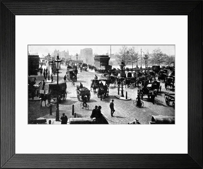 Framed Print : The North End of the Old Blackfriars Bridge, London, c. 1900 Framed Print : The North End of the Old Blackfriars Bridge, London, c. 1900