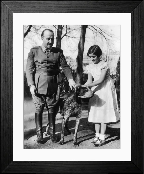 Framed Print : General Franco and his daughter, 1938