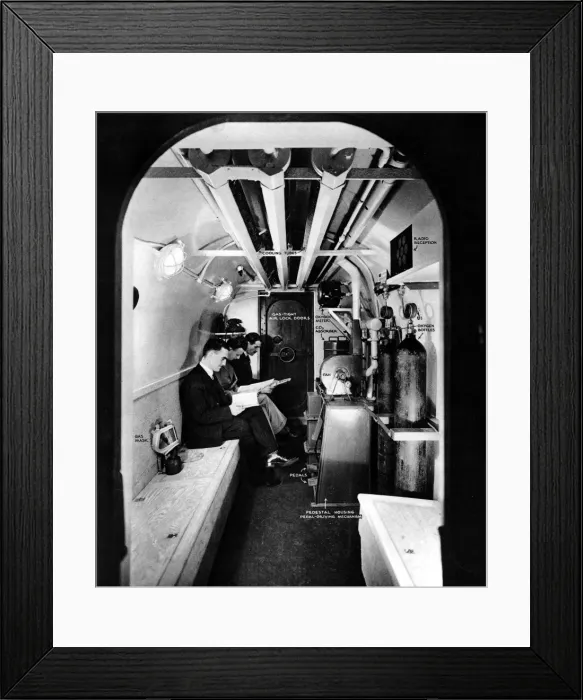 Framed Print : Underground Gas Shelter, London, 1936 Framed Print : Underground Gas Shelter, London, 1936
