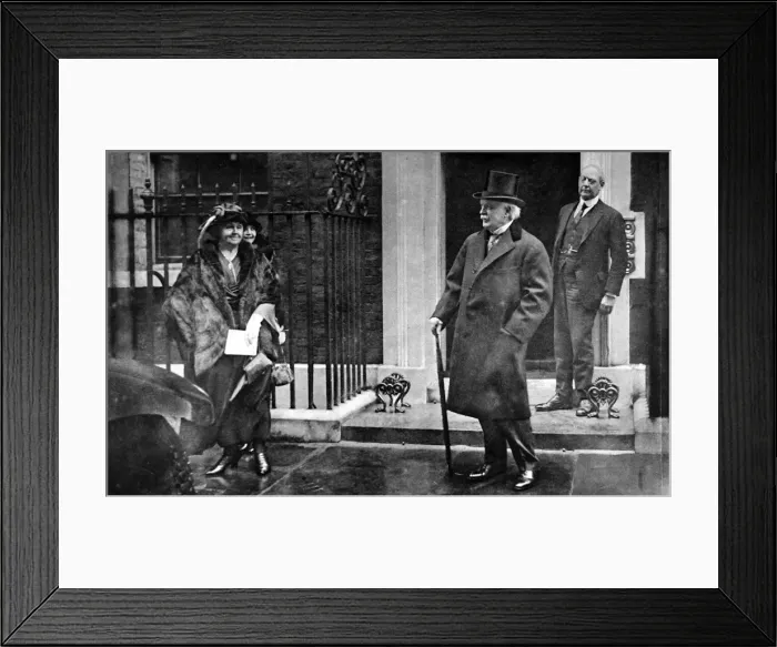 Framed Print : David Lloyd George leaving Downing Street Framed Print : David Lloyd George leaving Downing Street