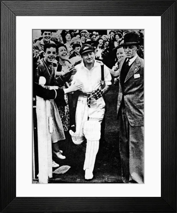 Framed Print : Don Bradman Going out to Bat for the Last Time, Melbourne Cr Framed Print : Don Bradman Going out to Bat for the Last Time, Melbourne Cr