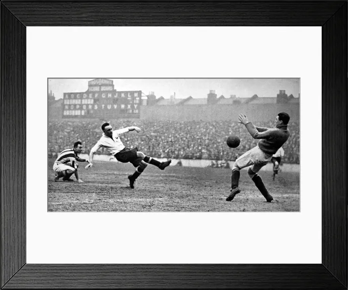 Framed Print : Tottenham Hotspur vs. West Bromwich Albion, 1931 Framed Print : Tottenham Hotspur vs. West Bromwich Albion, 1931