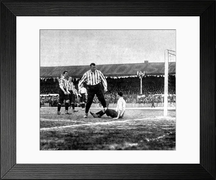 Framed Print : Tottenham Hotspur vs. Sheffield United, F. A. Cup Final, 1901