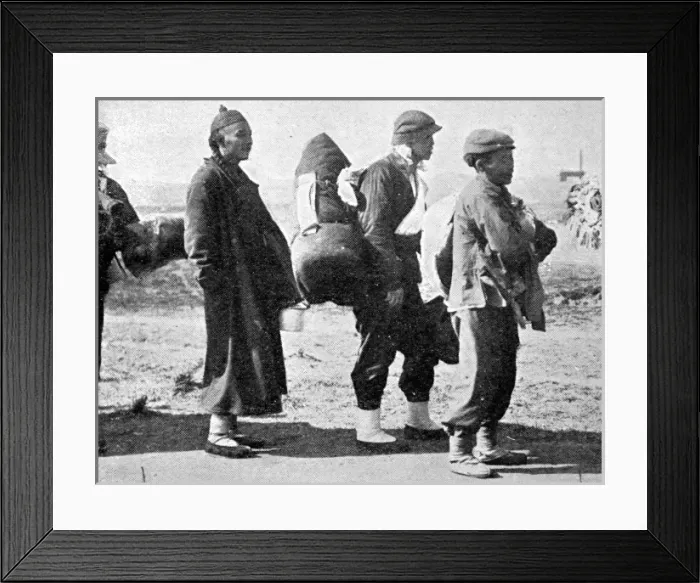 Framed Print : Chinese Coolies leaving South Africa, 1907 Framed Print : Chinese Coolies leaving South Africa, 1907