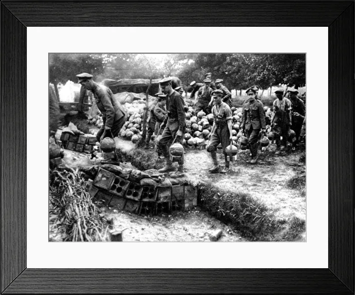 Framed Print : British soldiers carrying trench-mortar ammunition Framed Print : British soldiers carrying trench-mortar ammunition