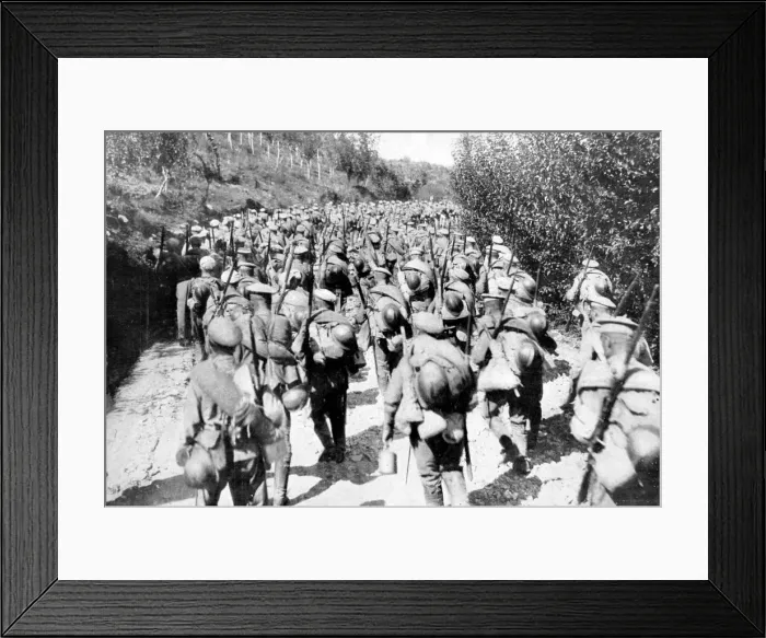 Framed Print : Column of Russian soldiers marching to the Balkan front Framed Print : Column of Russian soldiers marching to the Balkan front