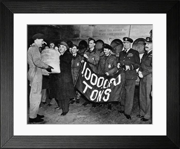 Framed Print : The Millionth Ton of Supplies reaches Berlin, 1949 Framed Print : The Millionth Ton of Supplies reaches Berlin, 1949