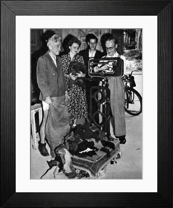 Framed Print : Exchanging Clothes at a Second-hand Depot, Berlin, 1948 Framed Print : Exchanging Clothes at a Second-hand Depot, Berlin, 1948