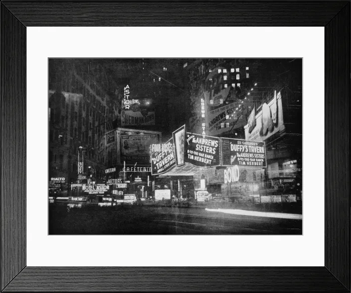Framed Print : Broadway, New York, 1945 Framed Print : Broadway, New York, 1945