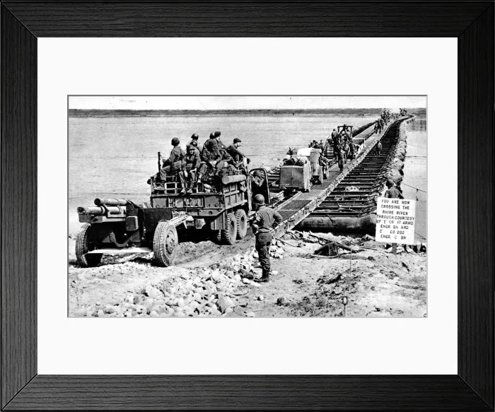 Framed Print : American Troops crossing the Rhine, Second World War, 1945 Framed Print : American Troops crossing the Rhine, Second World War, 1945