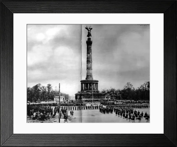 Framed Print : British Troops Parading in Berlin, Second World War, 1945 Framed Print : British Troops Parading in Berlin, Second World War, 1945