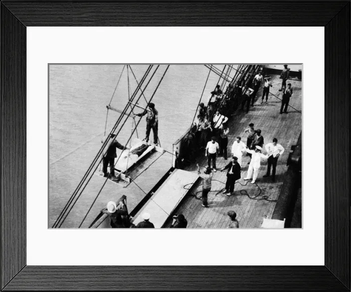 Framed Print : The attack on the Pegasus by the Konigsberg : Transhippin