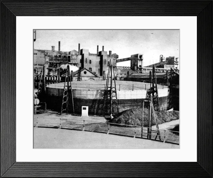 Framed Print : No. 2 Gasometer, Sands End Lane, Fulham, 1954 Framed Print : No. 2 Gasometer, Sands End Lane, Fulham, 1954