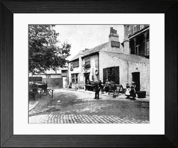 Framed Print : The Old Crab Tree Inn, Fulham, 1898