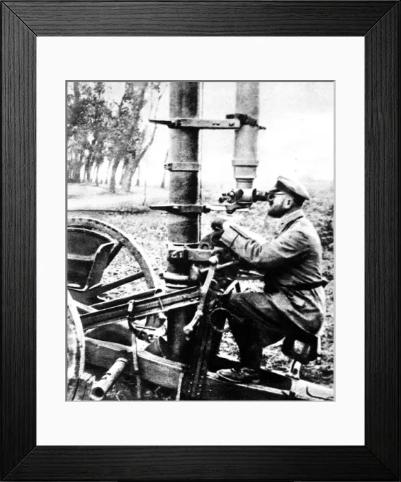 Framed Print : The land periscope: A German staf officer observing with a hyposcope Framed Print : The land periscope: A German staf officer observing with a hyposcope