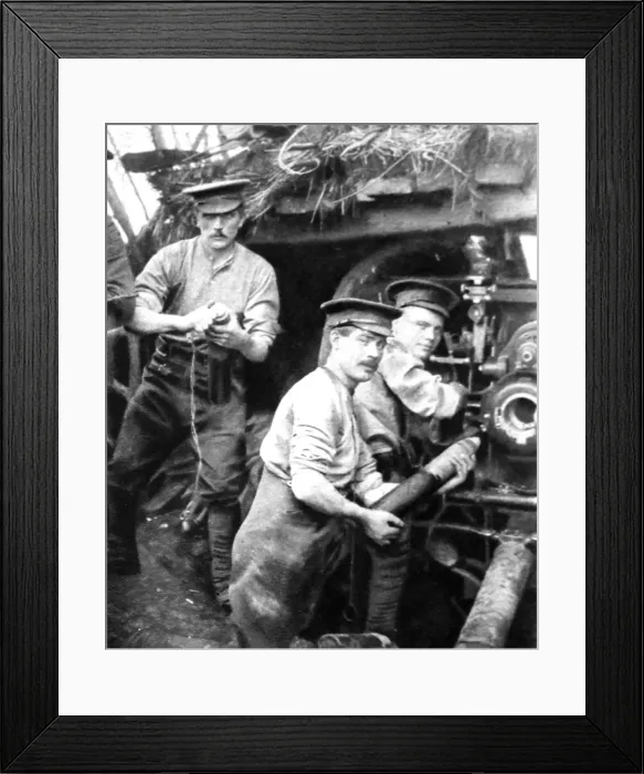 Framed Print : Britsh gunners in action at the front Framed Print : Britsh gunners in action at the front