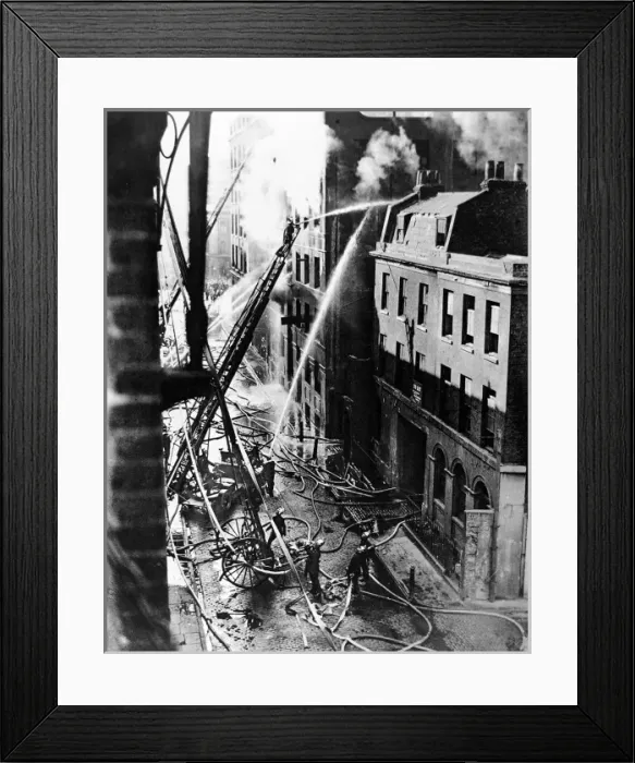 Framed Print : Fire in Southwark, London, 1926 Framed Print : Fire in Southwark, London, 1926