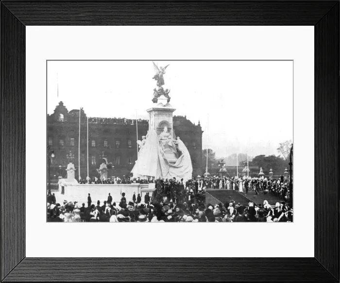 Framed Print : Unveiling of Queen Victorias statue Framed Print : Unveiling of Queen Victorias statue