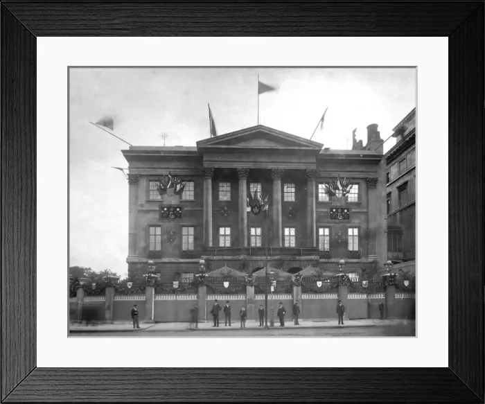 Framed Print : Apsley House, London, 19th century Framed Print : Apsley House, London, 19th century