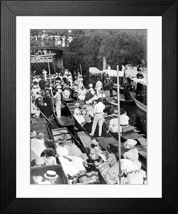 Framed Print : Boats at Boulters Lock, Berkshire, 1907