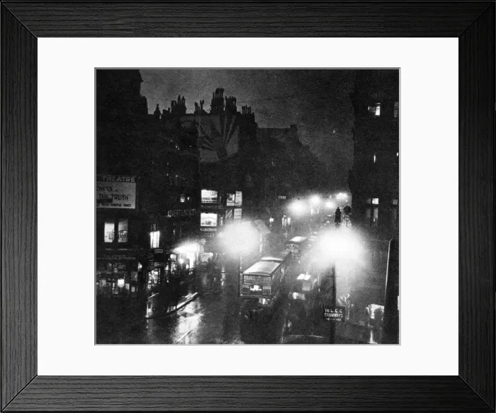 Framed Print : Fog over Ludgate Circus, London, 1932 Framed Print : Fog over Ludgate Circus, London, 1932