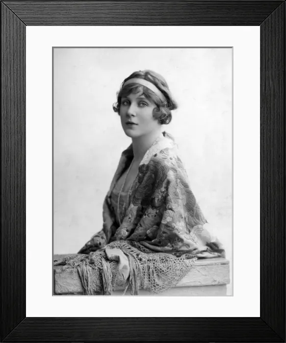 Framed Print : Lady Diana Cooper (1890-1981) Framed Print : Lady Diana Cooper (1890-1981)