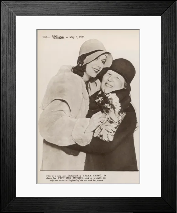 Framed Print : Greta Garbo (1905-1990) Framed Print : Greta Garbo (1905-1990)