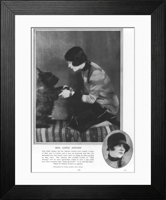 Framed Print : ILN front cover: Queen Elizabeth II in her silver jubilee ye Framed Print : ILN front cover: Queen Elizabeth II in her silver jubilee ye