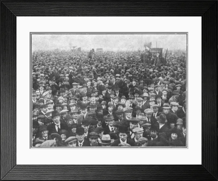 Framed Print : The General Strike: Listening to speakers in Hyde Park Framed Print : The General Strike: Listening to speakers in Hyde Park