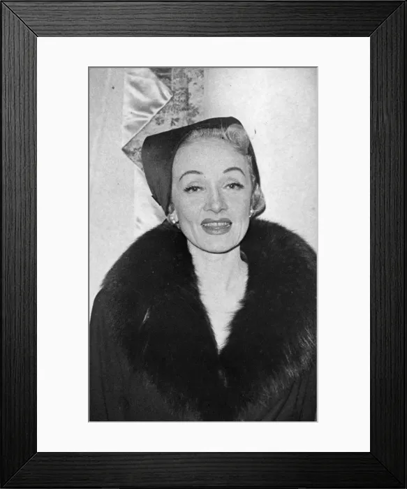 Framed Print : Marlene Dietrich Framed Print : Marlene Dietrich
