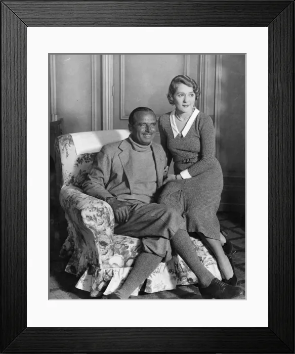 Framed Print : Mary Pickford and Douglas Fairbanks Framed Print : Mary Pickford and Douglas Fairbanks