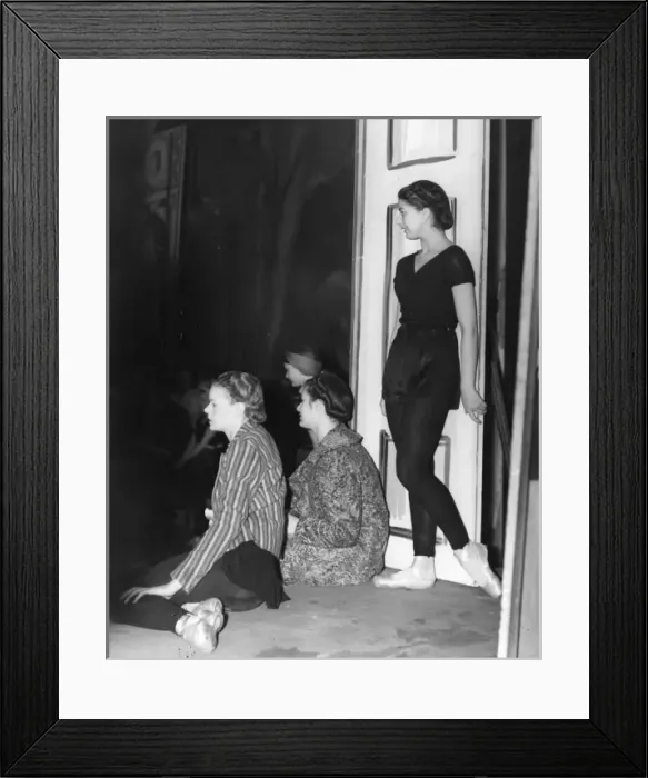 Framed Print : Margot Fonteyn Framed Print : Margot Fonteyn