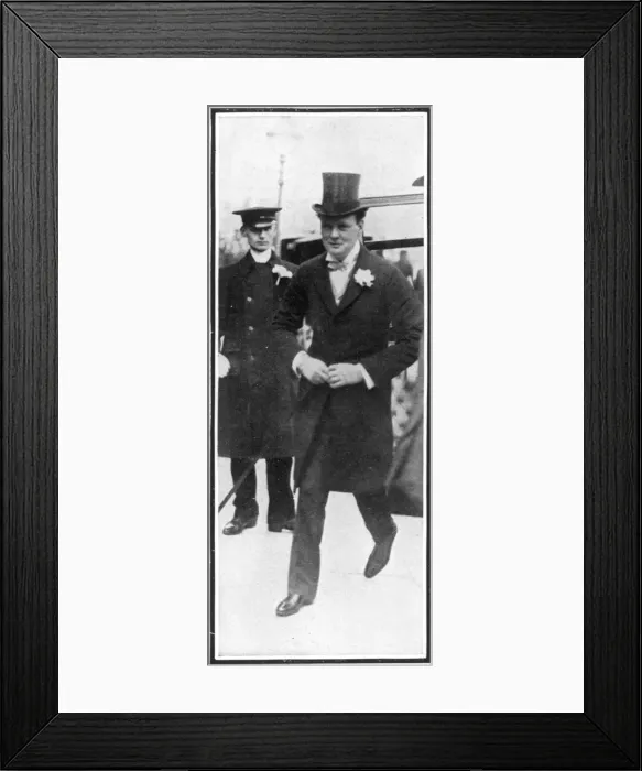 Framed Print : Winston Churchill arriving for his wedding Framed Print : Winston Churchill arriving for his wedding