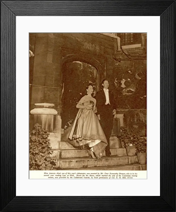Framed Print : Miss Antonia Aked and Mr Peter Kenworthy-Browne Framed Print : Miss Antonia Aked and Mr Peter Kenworthy-Browne