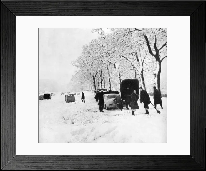 Framed Print : Cars stuck in snow at Pease Pottage, 1963 Framed Print : Cars stuck in snow at Pease Pottage, 1963