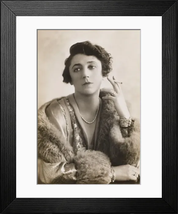 Framed Print : Auriol Lee