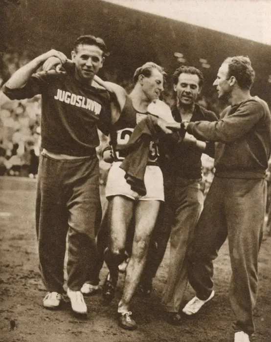 Framed Print : 1948 - Emil Zatopek Framed Print : 1948 - Emil Zatopek