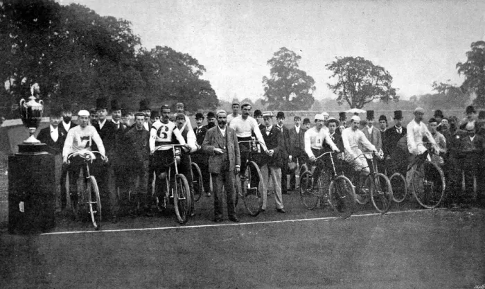 Framed Print : The 24 hour Bicycle Race at Herne Hill, 1892 Framed Print : The 24 hour Bicycle Race at Herne Hill, 1892