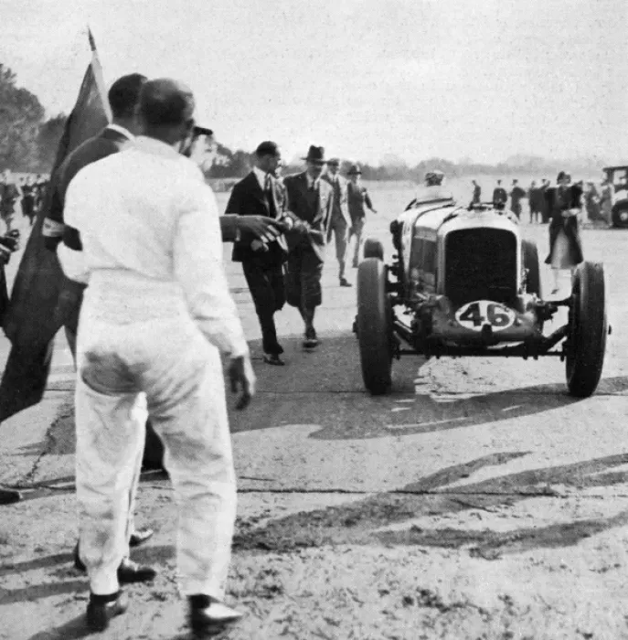 Framed Print : 500 miles world record beaten at Brooklands, 1931