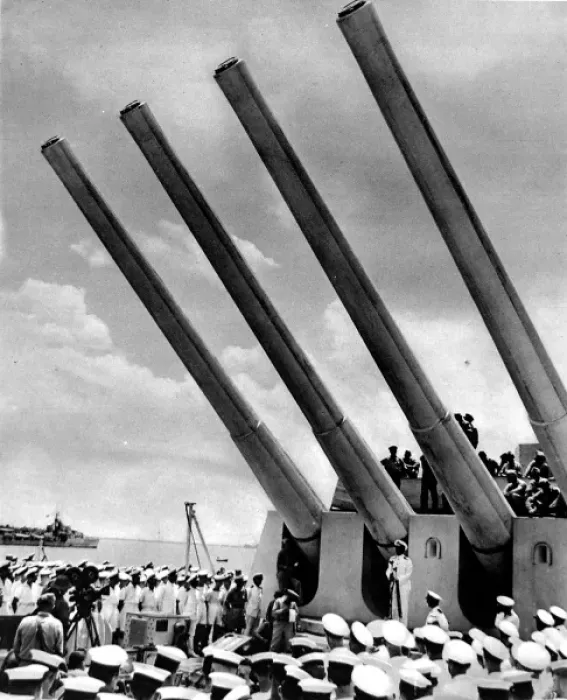 Framed Print : Admiral Nimitz on board HMS King George V, Second World Wa Framed Print : Admiral Nimitz on board HMS King George V, Second World Wa