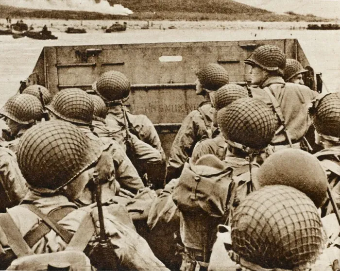 Framed Print : American Troops heading for Normandy on D-Day; Second Worl Framed Print : American Troops heading for Normandy on D-Day; Second Worl