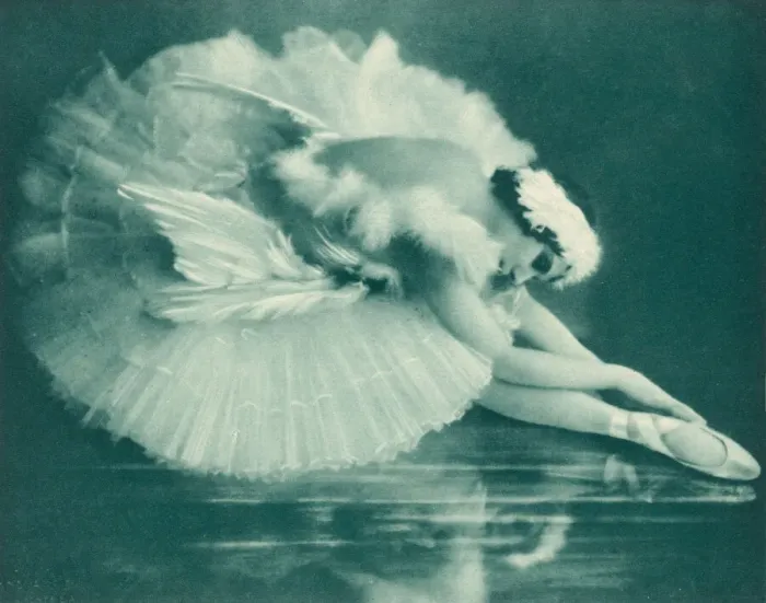 Framed Print : Anna Pavlova dancing Swan Lake