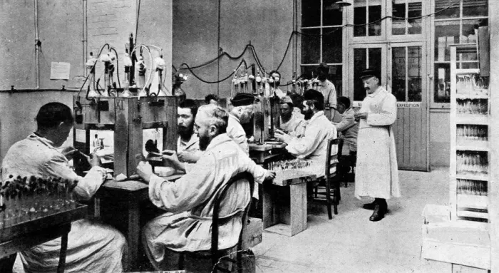 Framed Print : Anti-typhoid vaccination in the French army Framed Print : Anti-typhoid vaccination in the French army