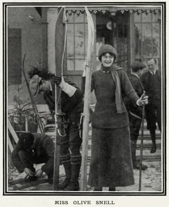 Framed Print : Artist Olive Snell skiing at Murren