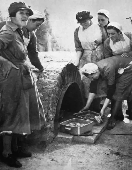 Framed Print : ATS - using a brick field oven in training, 1939 Framed Print : ATS - using a brick field oven in training, 1939