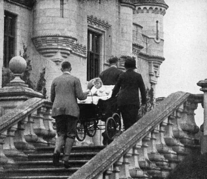 Framed Print : Baby Princess Elizabeth at Balmoral Framed Print : Baby Princess Elizabeth at Balmoral