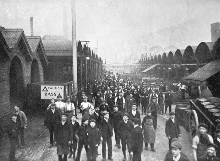 Framed Print : Bass Brewery workers Framed Print : Bass Brewery workers