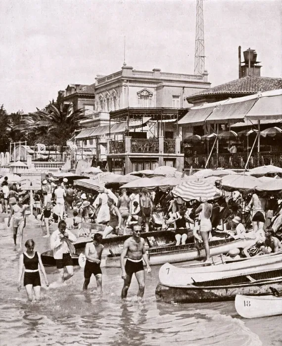 Framed Print : The beach at Juan-les-Pins, 1929 Framed Print : The beach at Juan-les-Pins, 1929